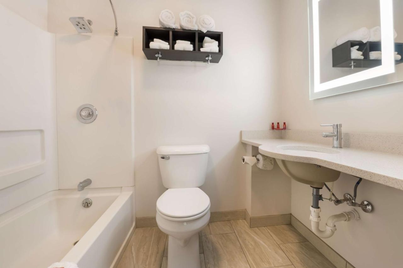 Surestay Hotel By Best Western Thomson Zewnętrze zdjęcie